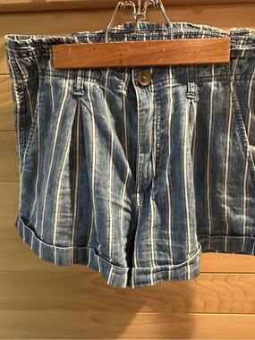 American Eagle Outfitters 100% cotton Paper Bag Blue and Cream Striped Shorts
